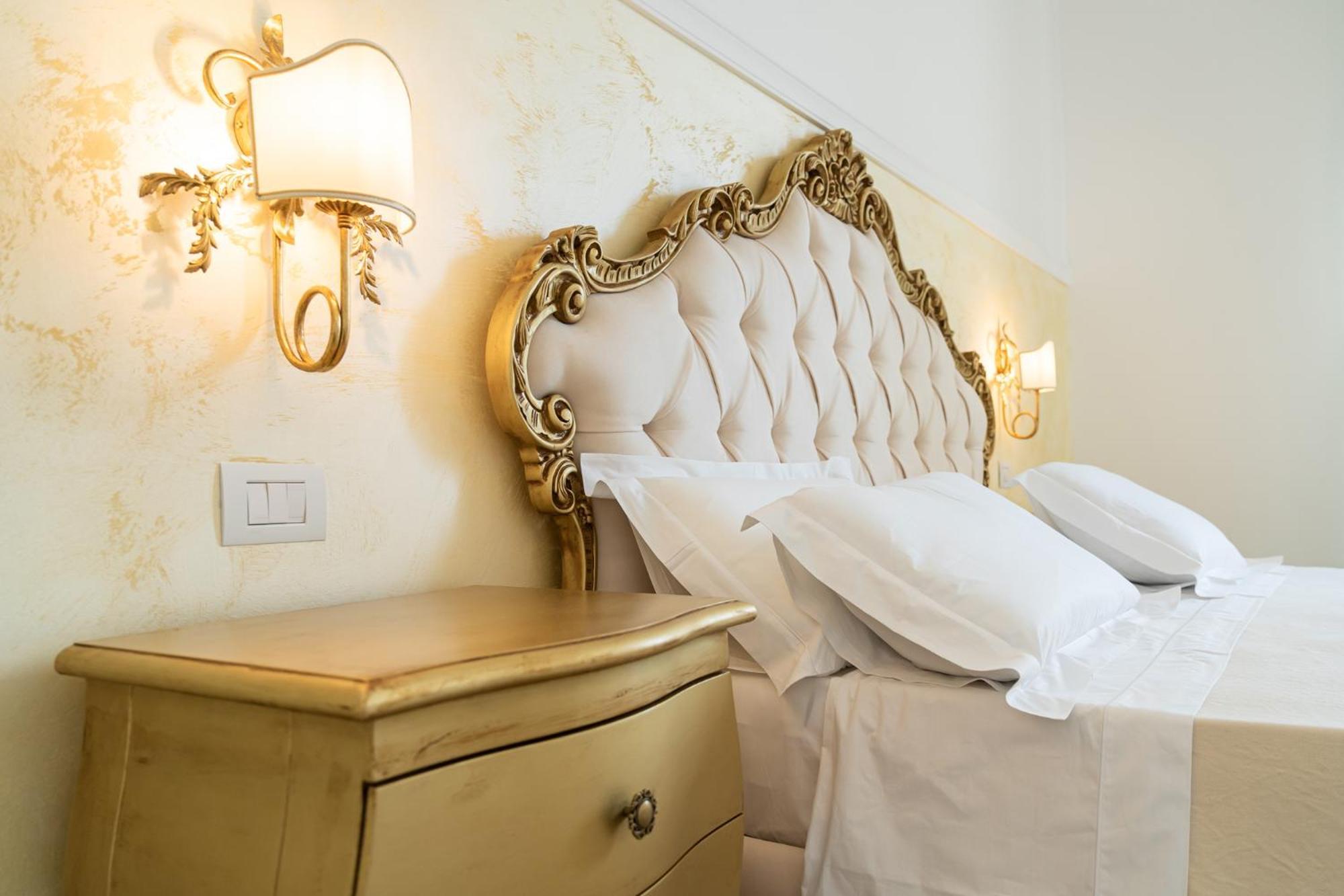Palazzo Marini B&B Di Charme Lecce Esterno foto